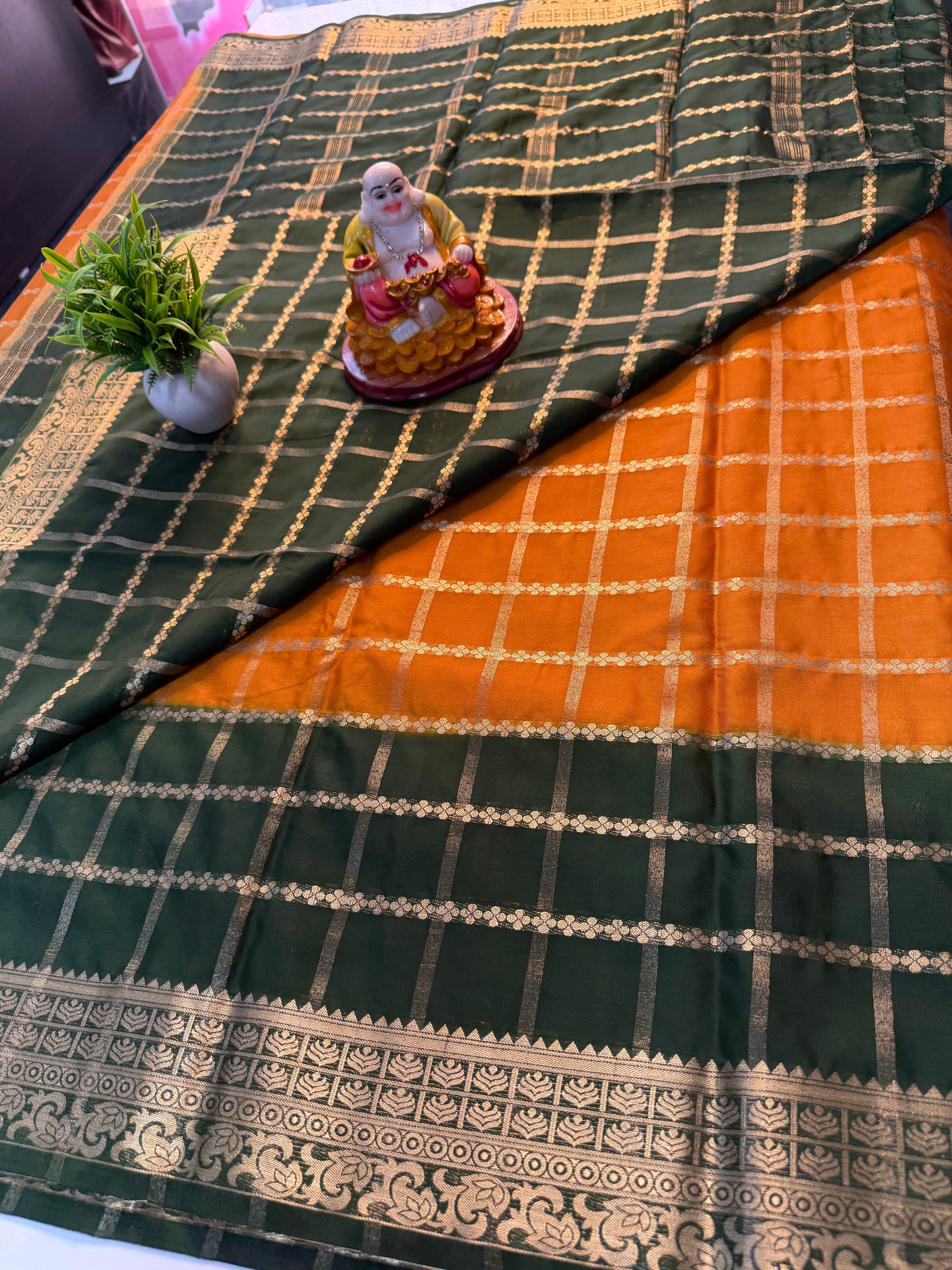 Premium Mysore Crape Silk Saree with Checks Pattern, Contrast Pallu & Blouse…