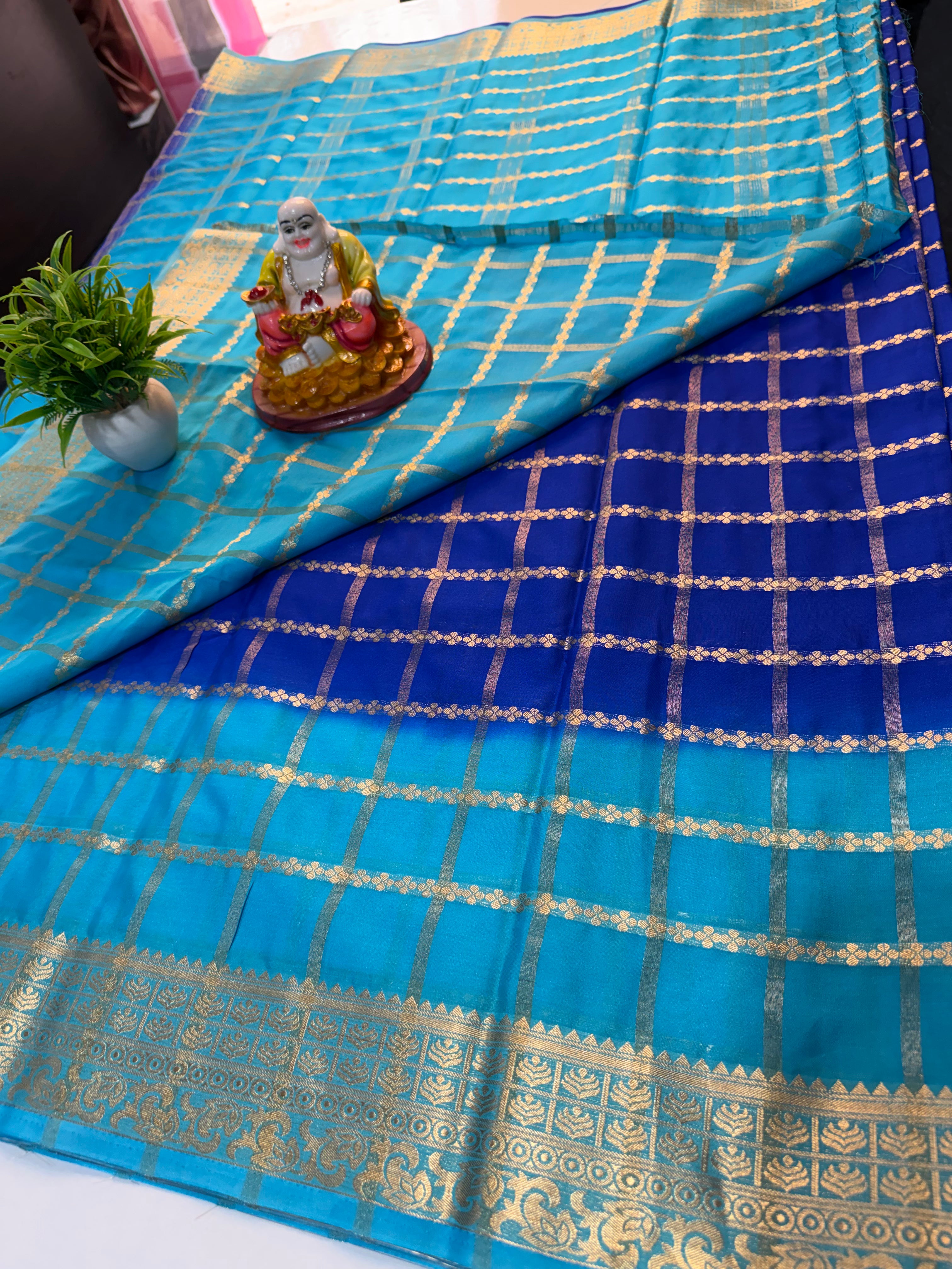 Premium Mysore Crape Silk Saree with Checks Pattern, Contrast Pallu & Blouse…