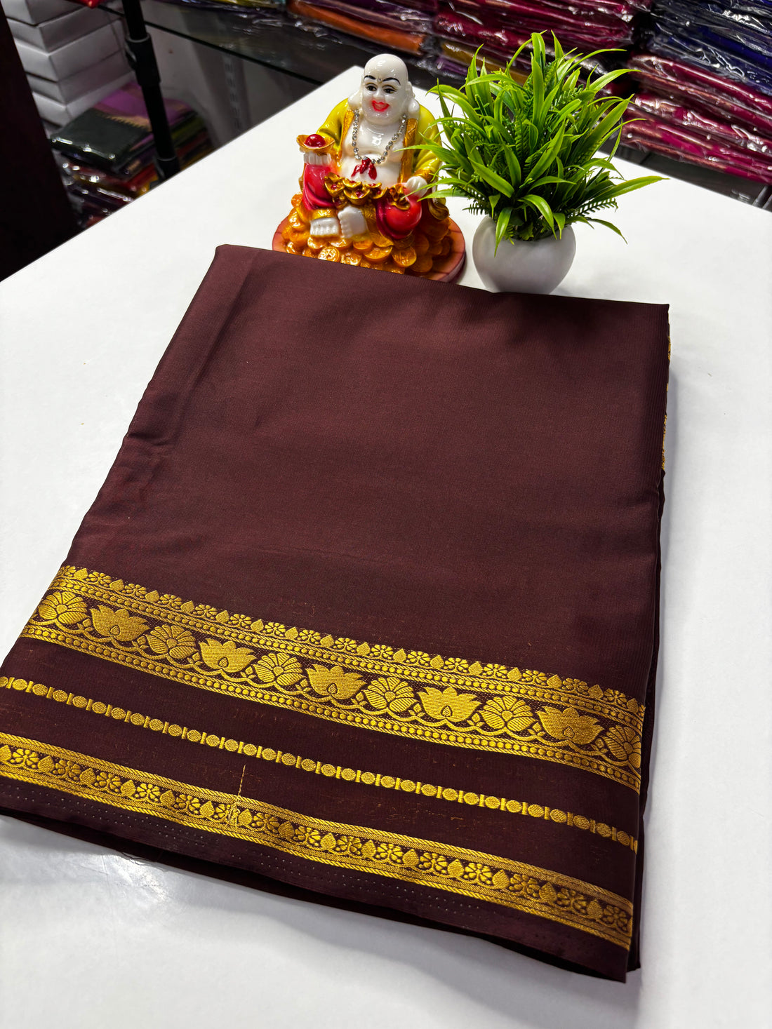 Mysore Crepe Silk Saree with Lotus Border &amp; Chit Pallu