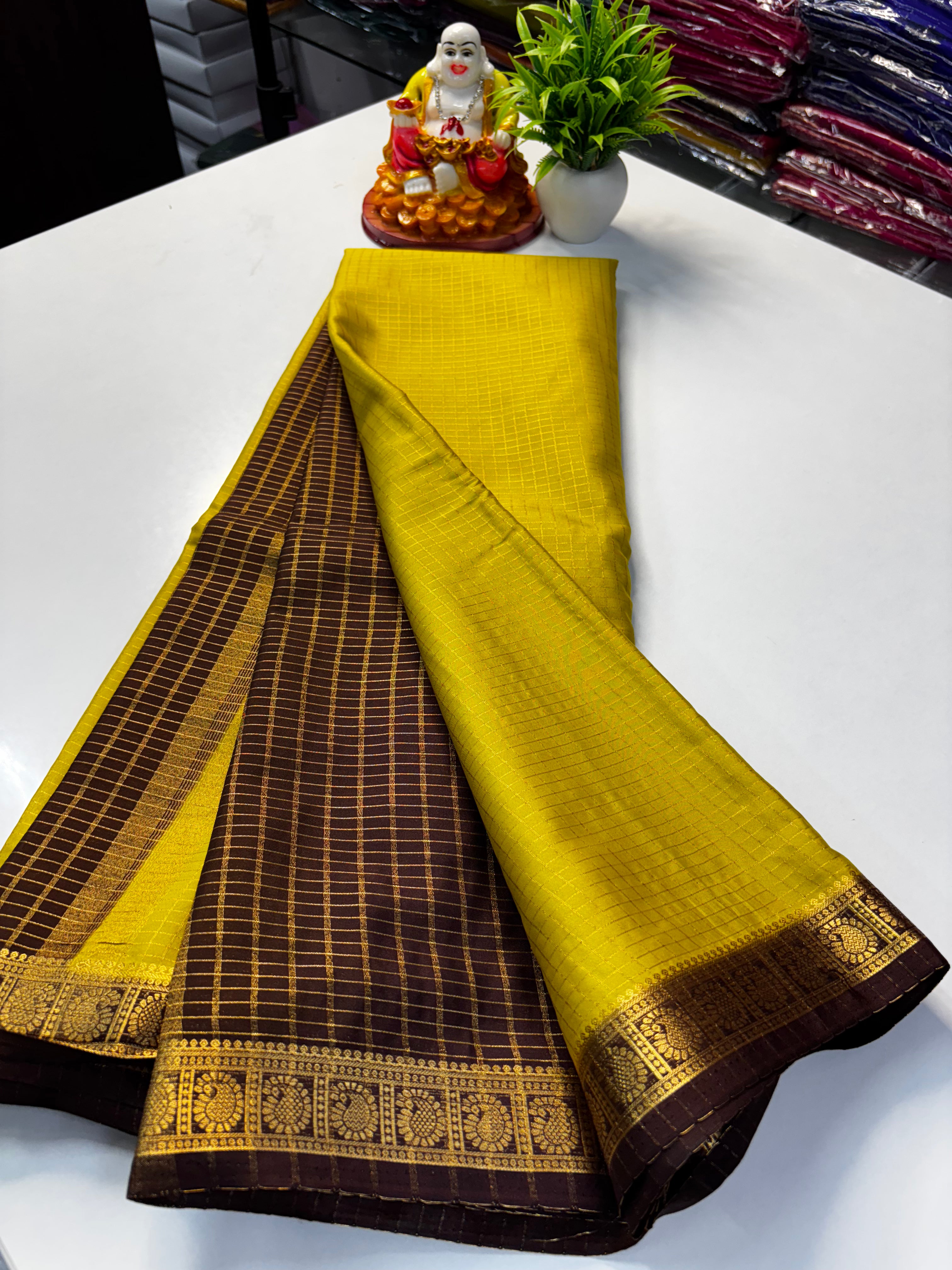 premium Beautiful Mysore Crepe Silk Saree with Chex Pattern & Contrast Blouse and Rich Pallu