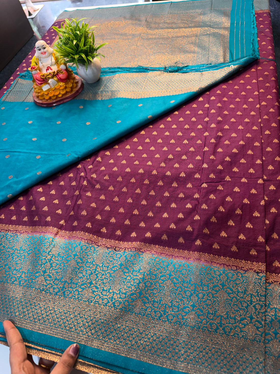 Premium Georgette Saree with Buttas & Rich Pallu…