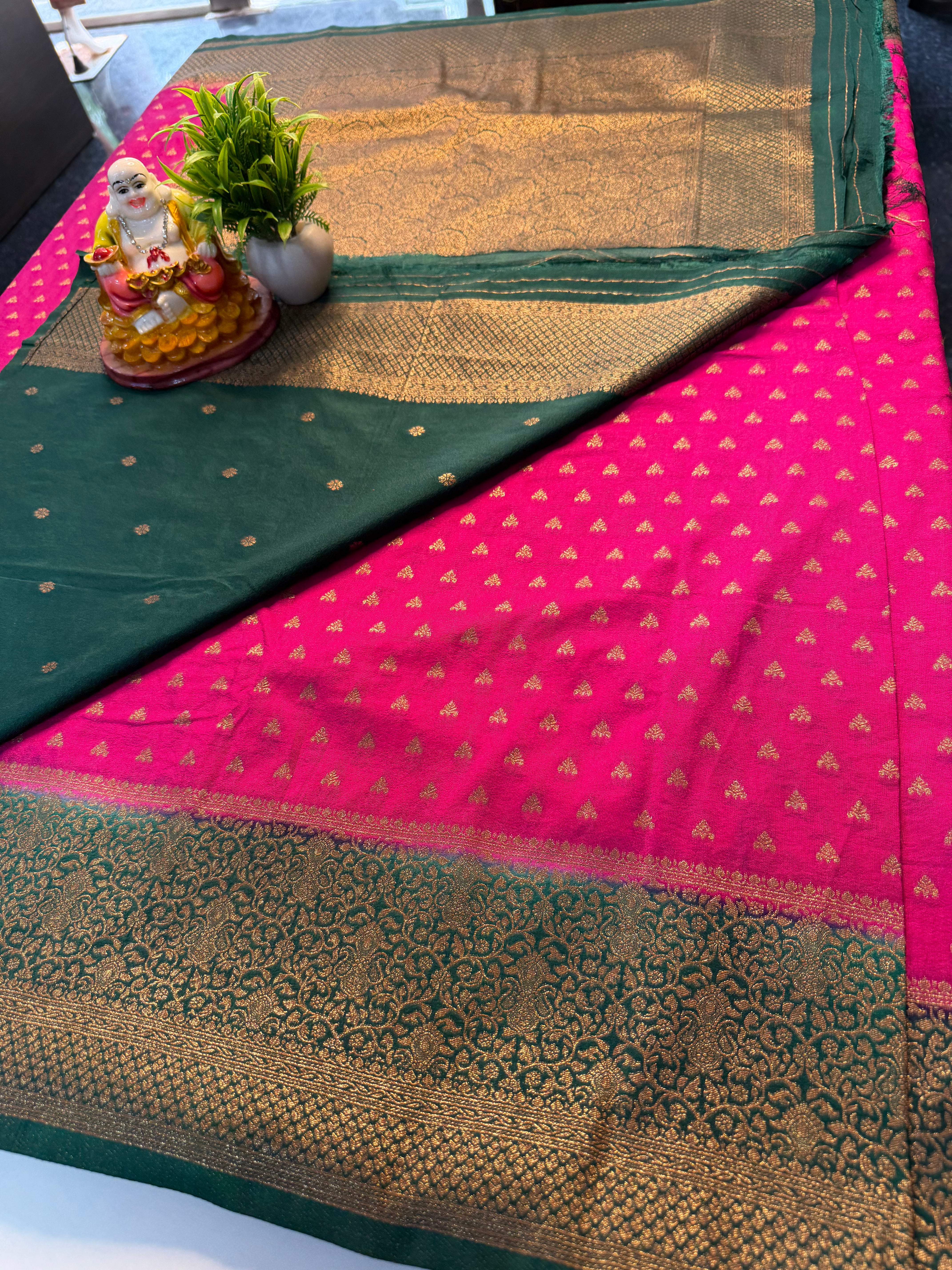 Premium Georgette Saree with Buttas & Rich Pallu…