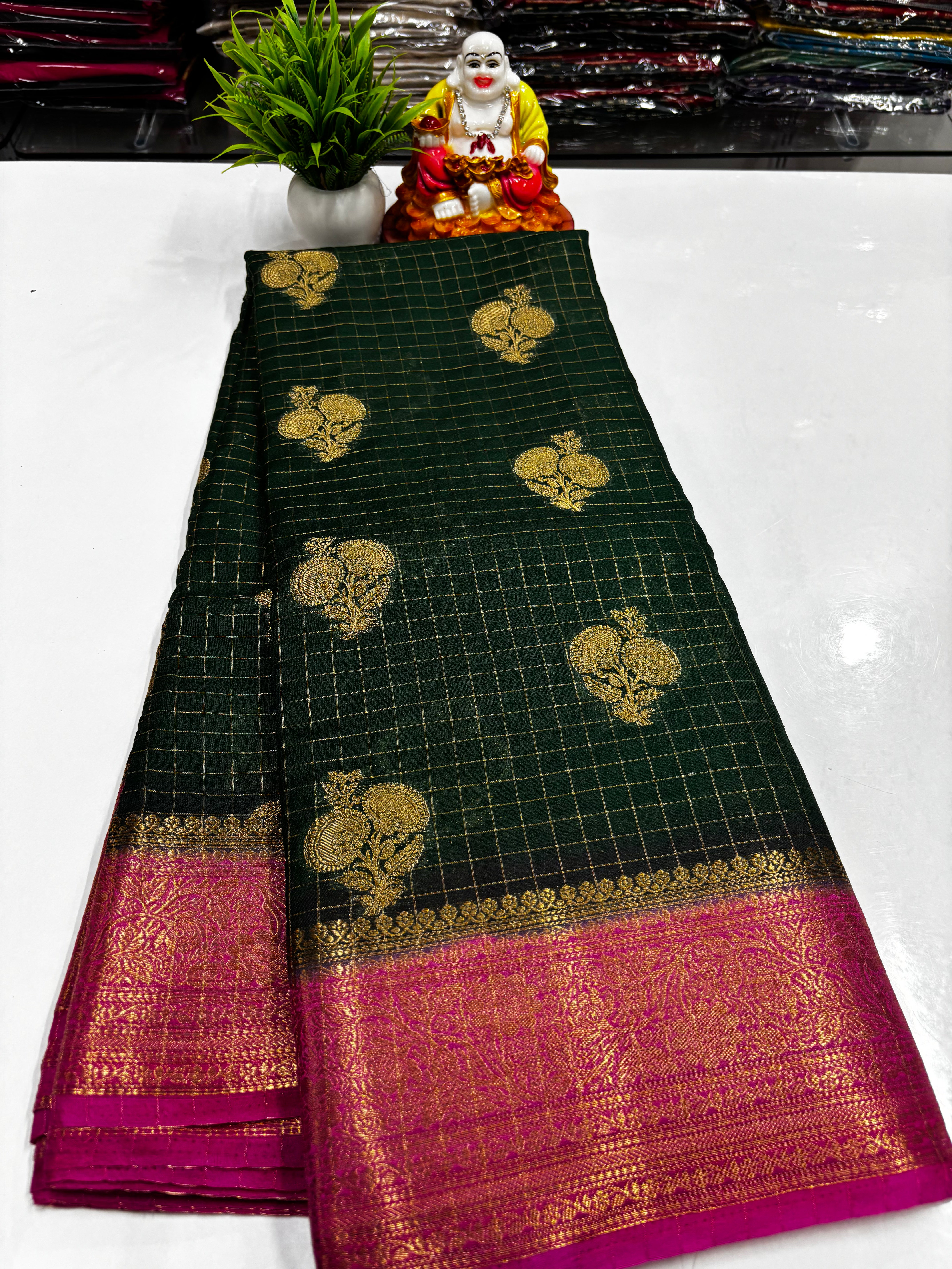 Beautiful Georgette Saree with Chex Pattern, Rich Pallu & Brocade Blouse