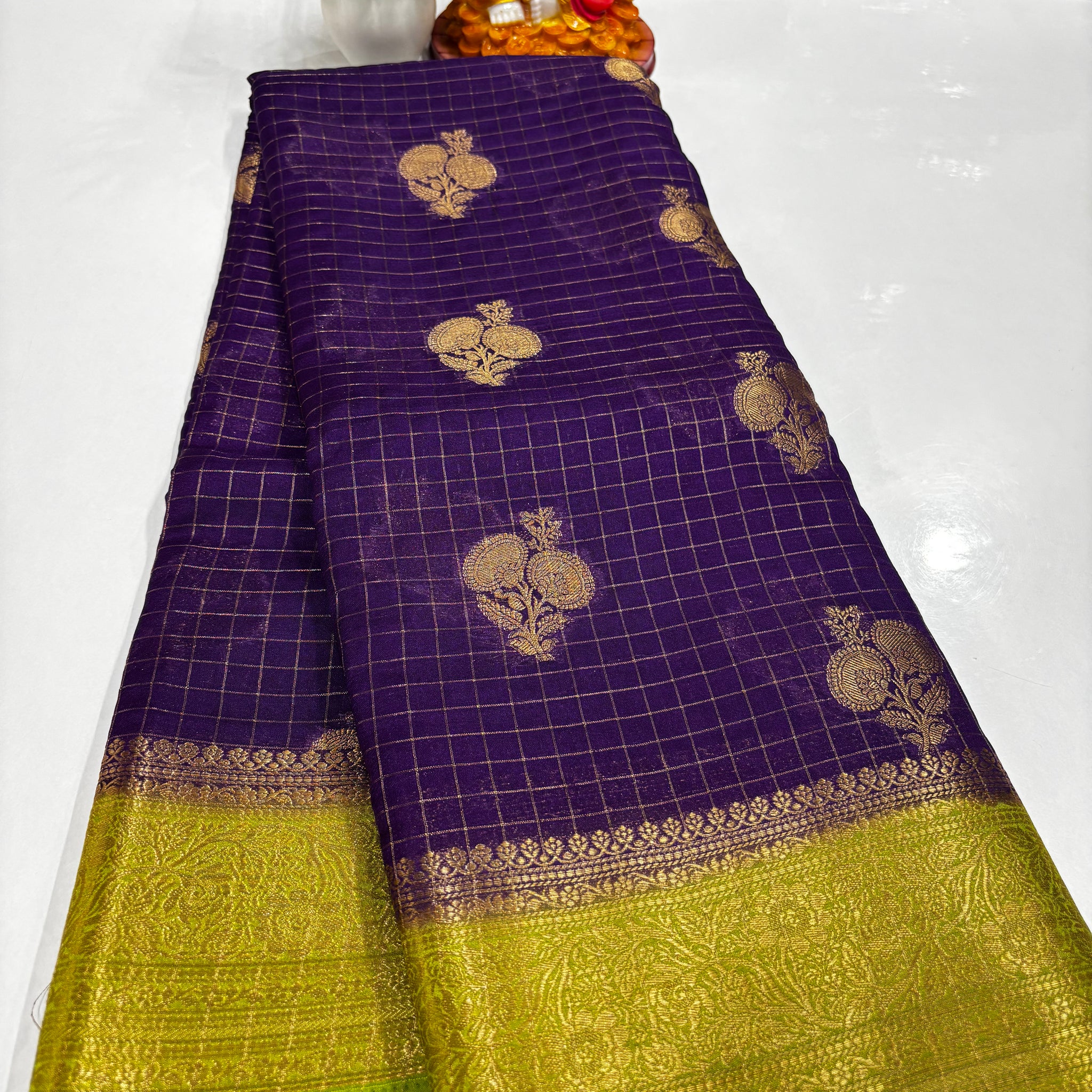 Beautiful Georgette Saree with Chex Pattern, Rich Pallu & Brocade Blouse