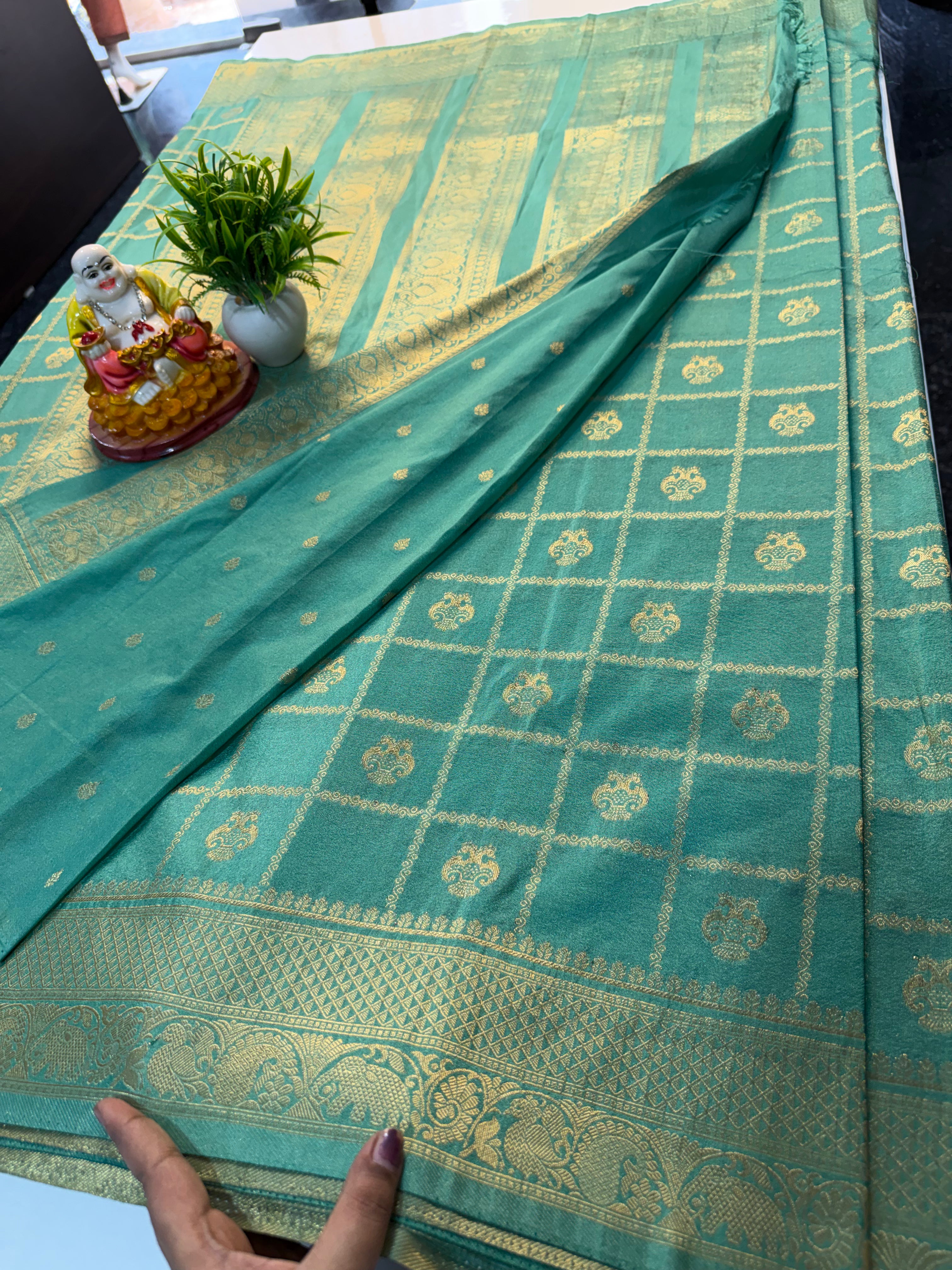 Premium Georgette Saree with Checks, Gandaberunda Design &amp; Rich Pallu