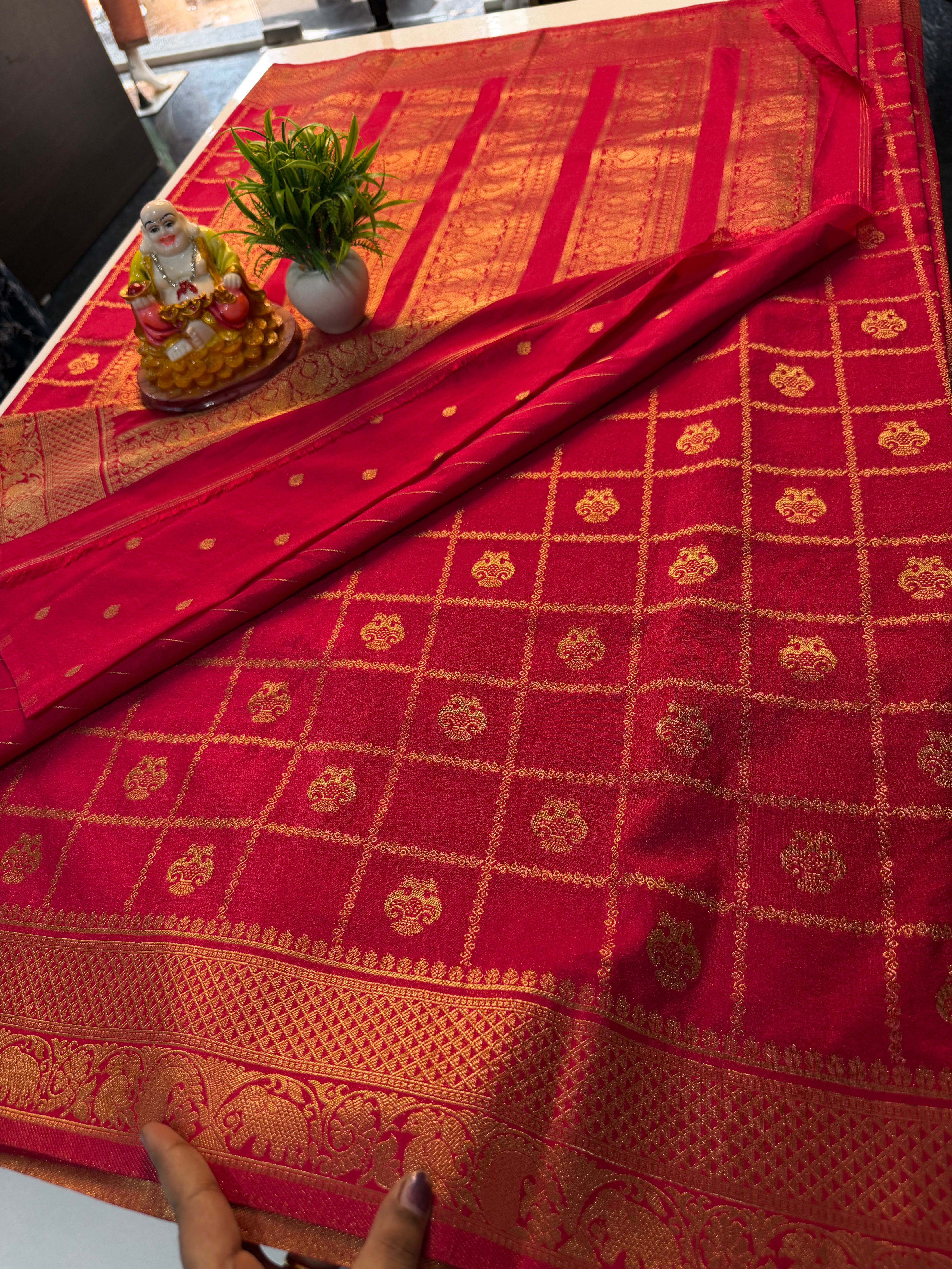 Premium Georgette Saree with Checks, Gandaberunda Design &amp; Rich Pallu
