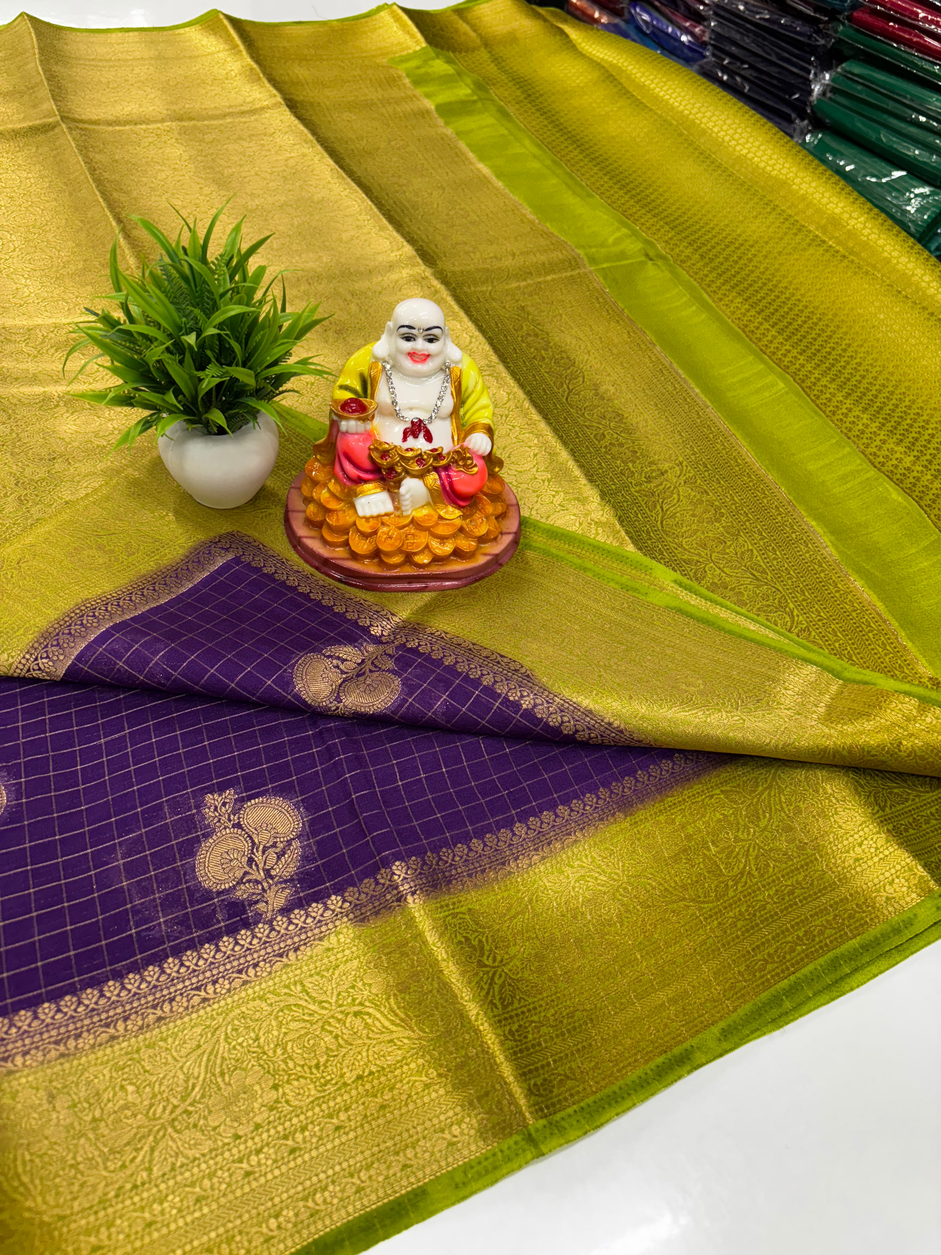 Beautiful Georgette Saree with Chex Pattern, Rich Pallu & Brocade Blouse