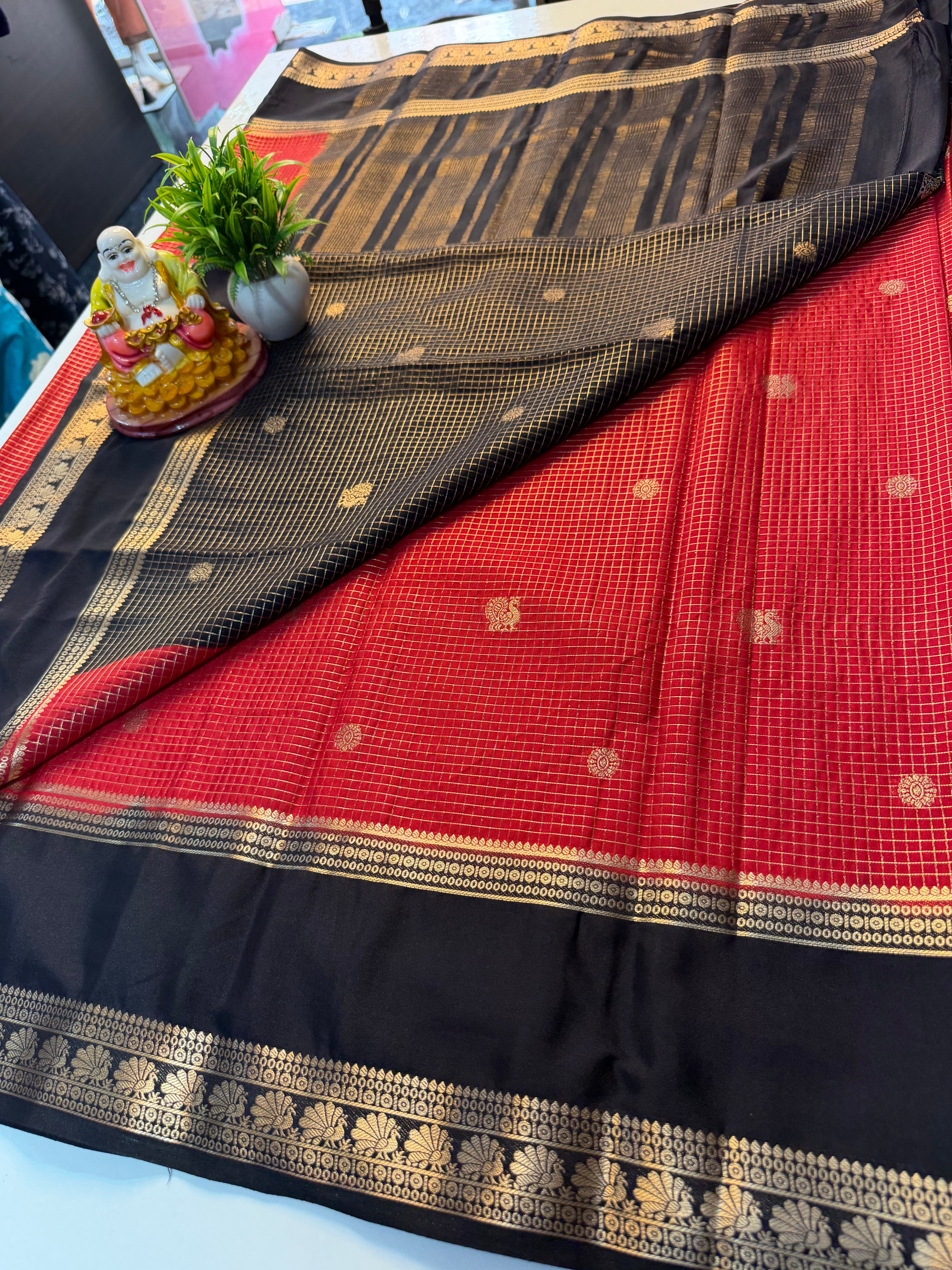 Mysore Crepe Silk Saree with Checks, Buttas & Bentex Border