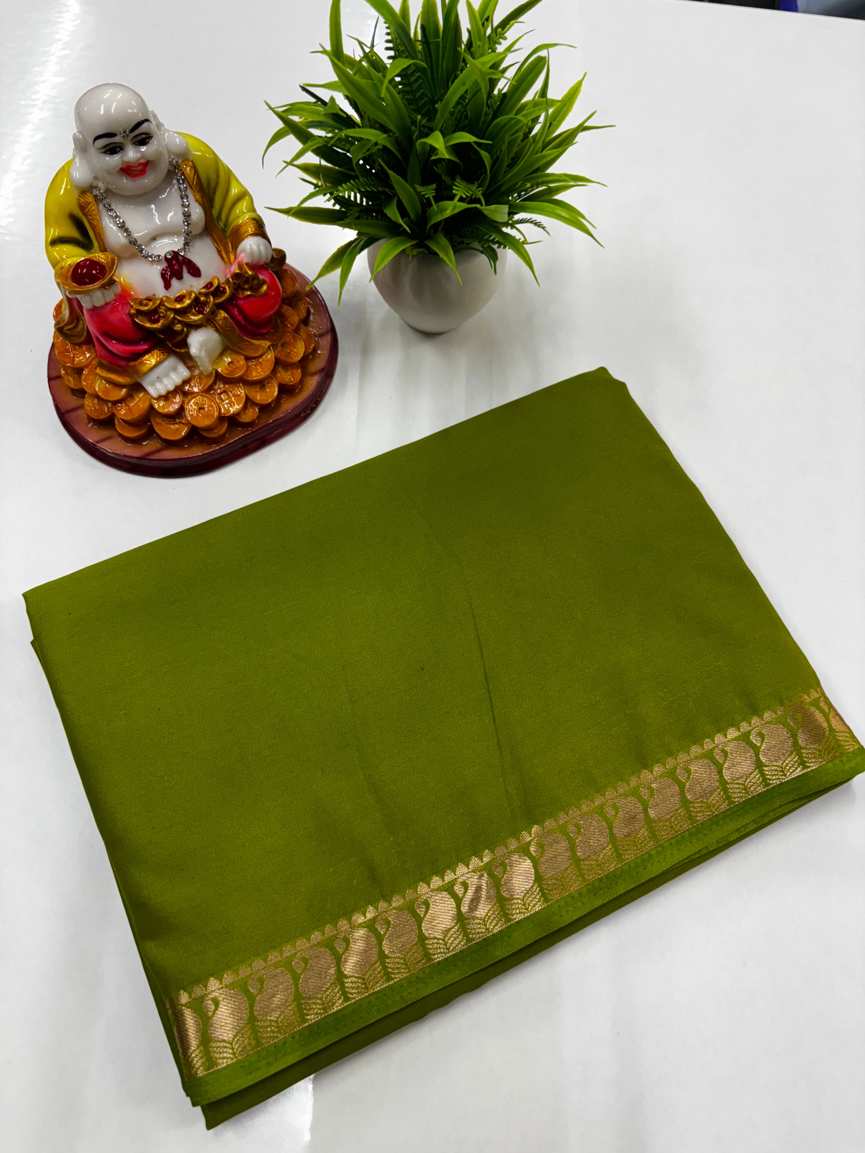 Mysore Crepe Silk Saree with Small Mango Border & Chit Pallu – Padmavathi Silks and Sarees