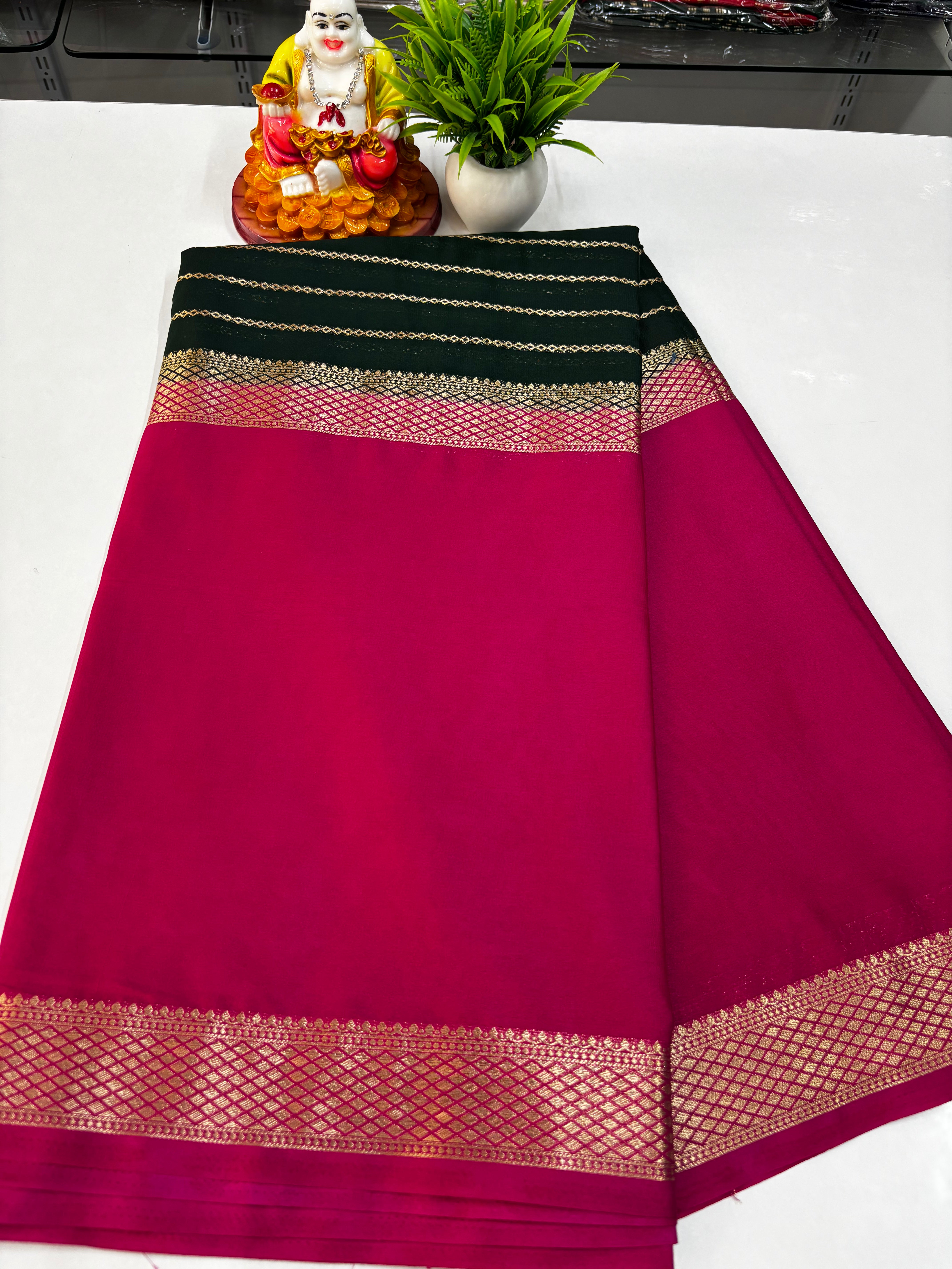 Mysore Crepe Silk Saree with Beautiful Center Print – Padmavathi Silks & Sarees