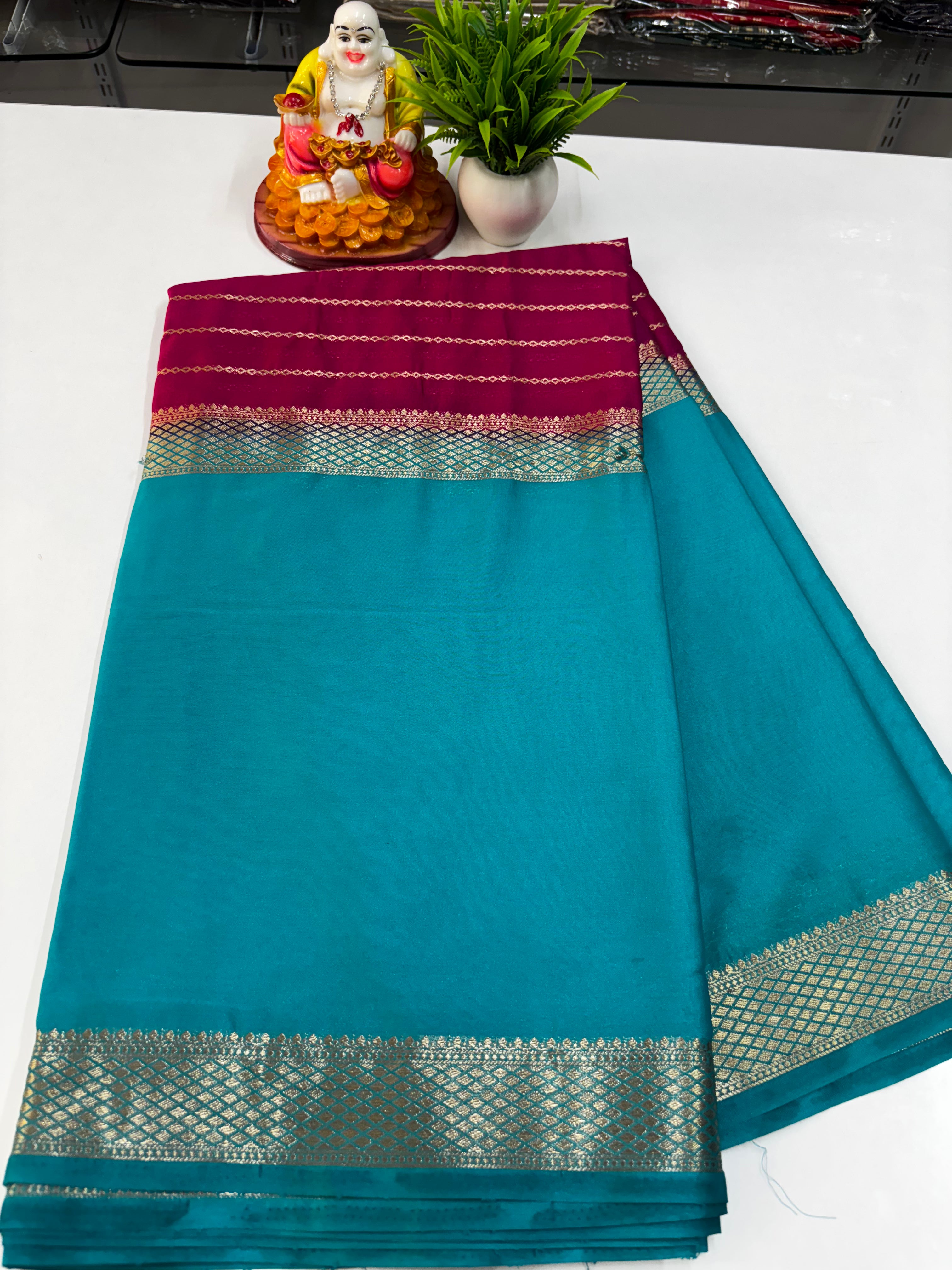 Mysore Crepe Silk Saree with Beautiful Center Print – Padmavathi Silks & Sarees