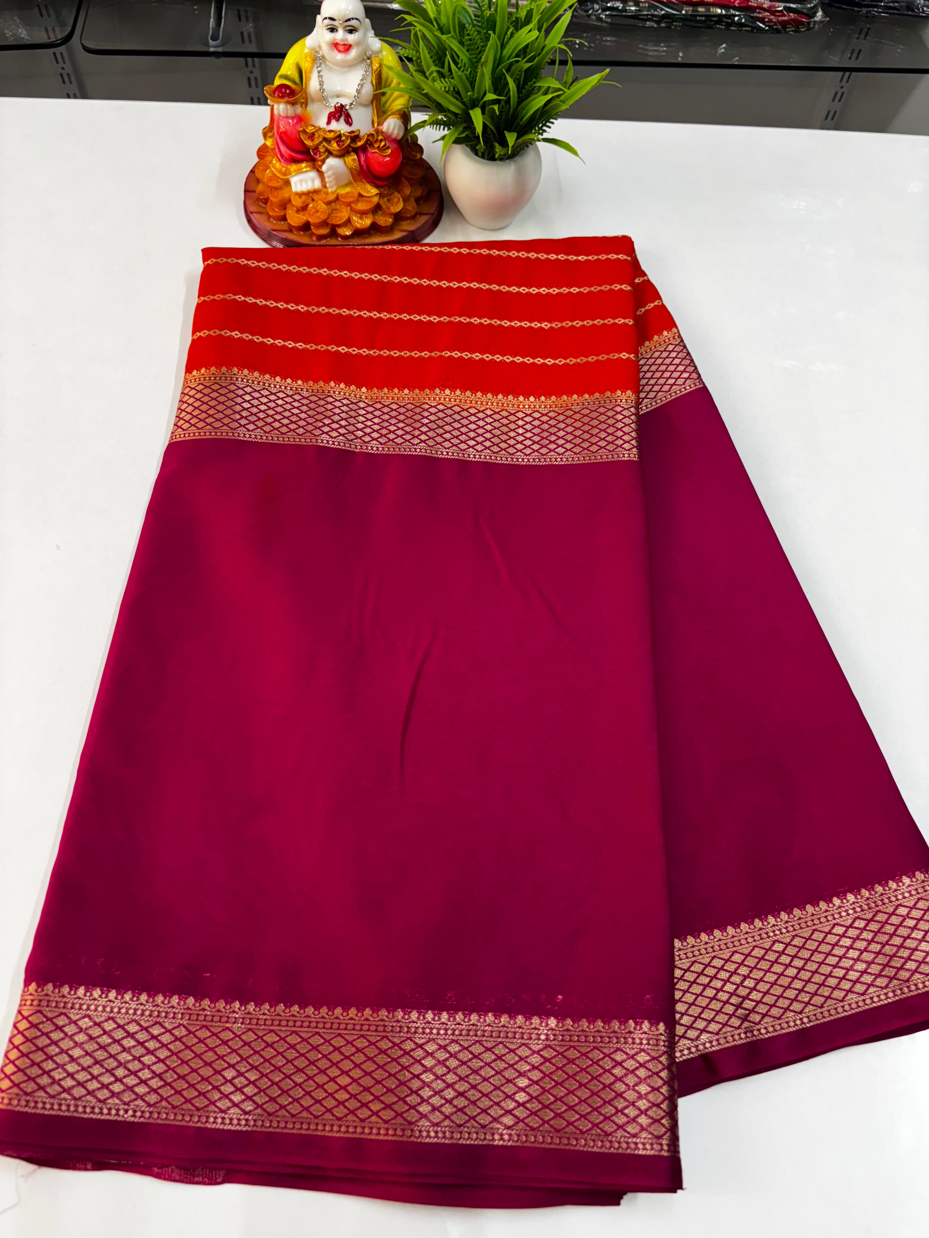 Mysore Crepe Silk Saree with Beautiful Center Print – Padmavathi Silks & Sarees