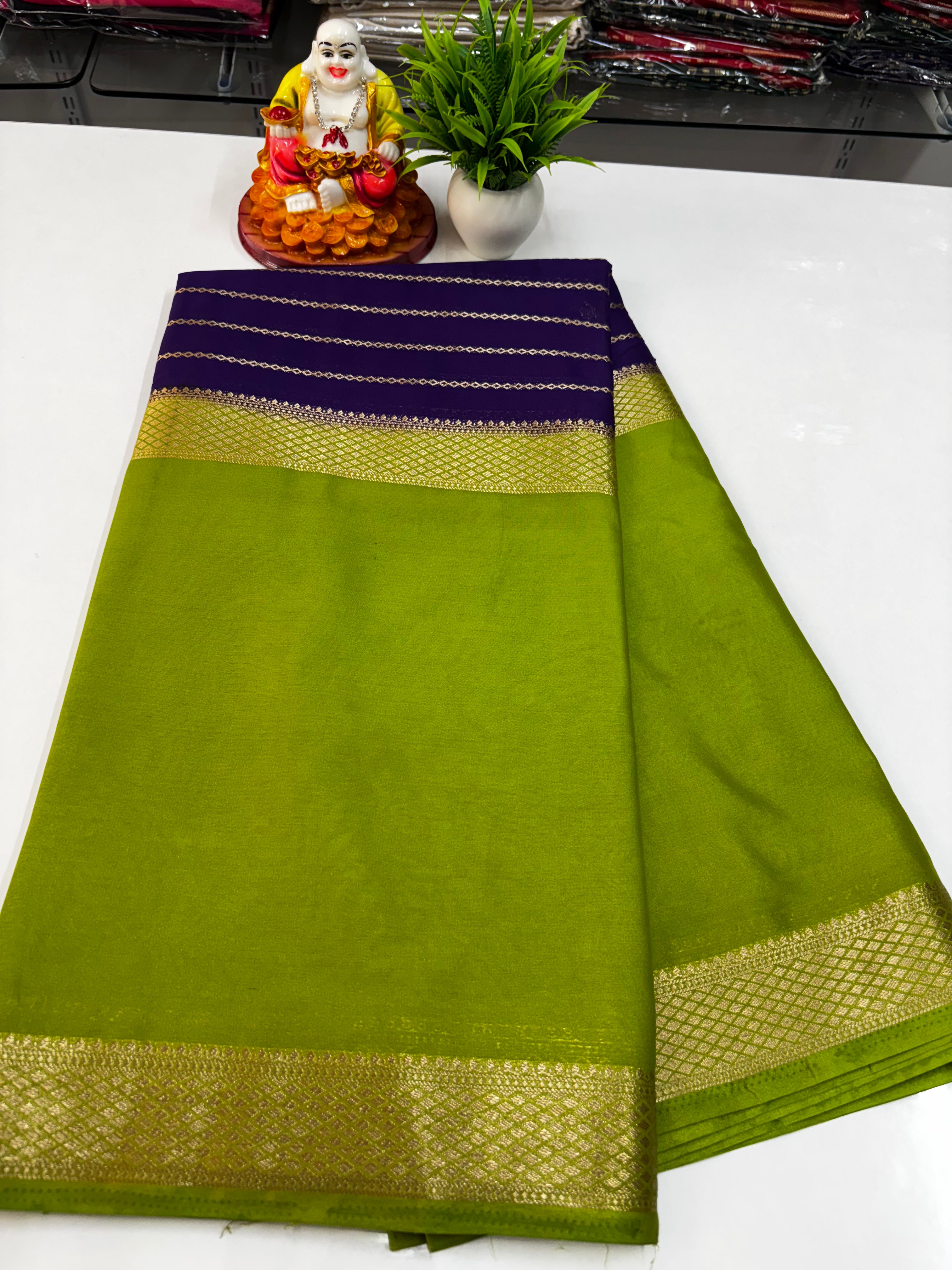 Mysore Crepe Silk Saree with Beautiful Center Print – Padmavathi Silks & Sarees
