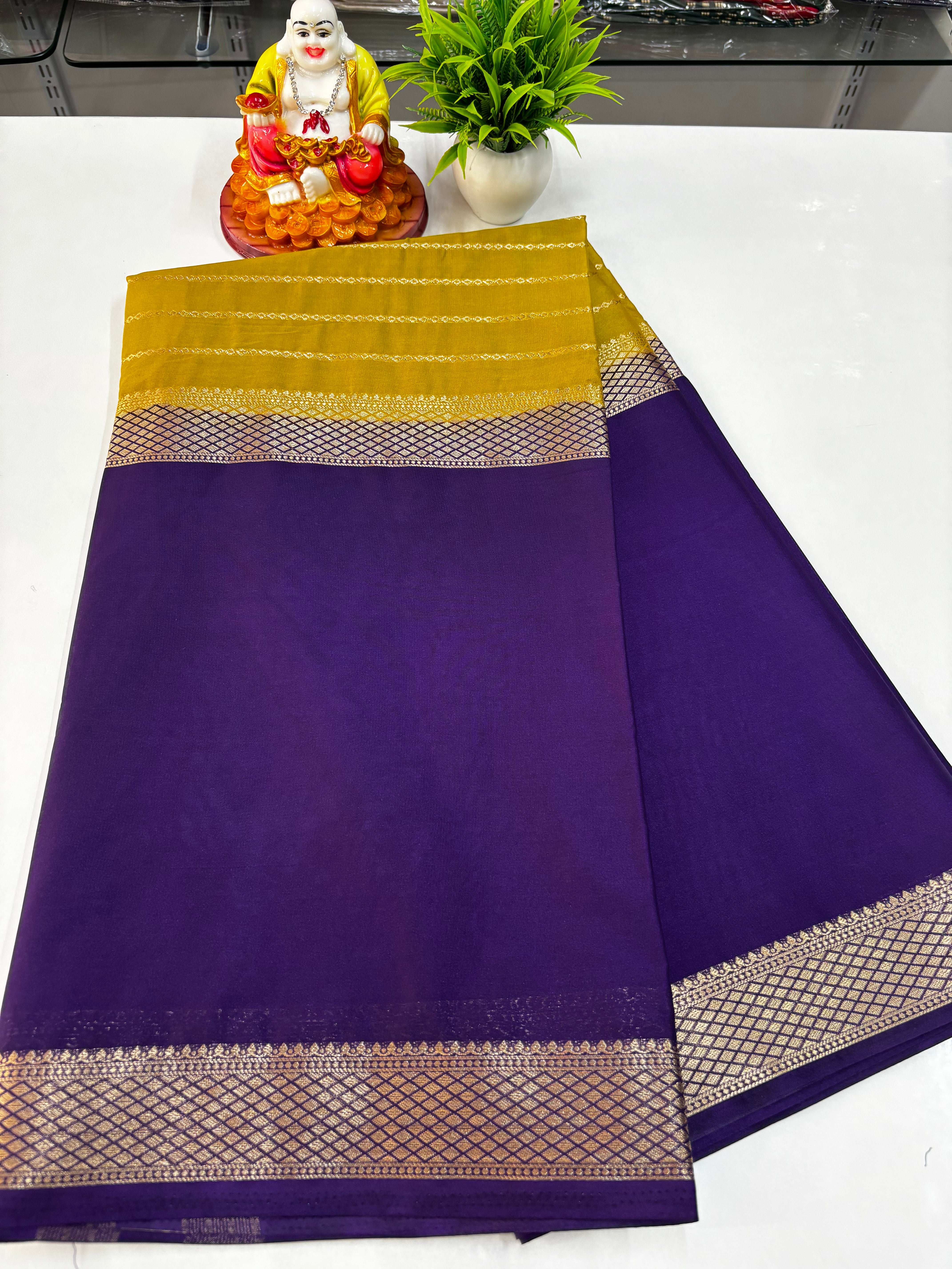 Mysore Crepe Silk Saree with Beautiful Center Print – Padmavathi Silks & Sarees
