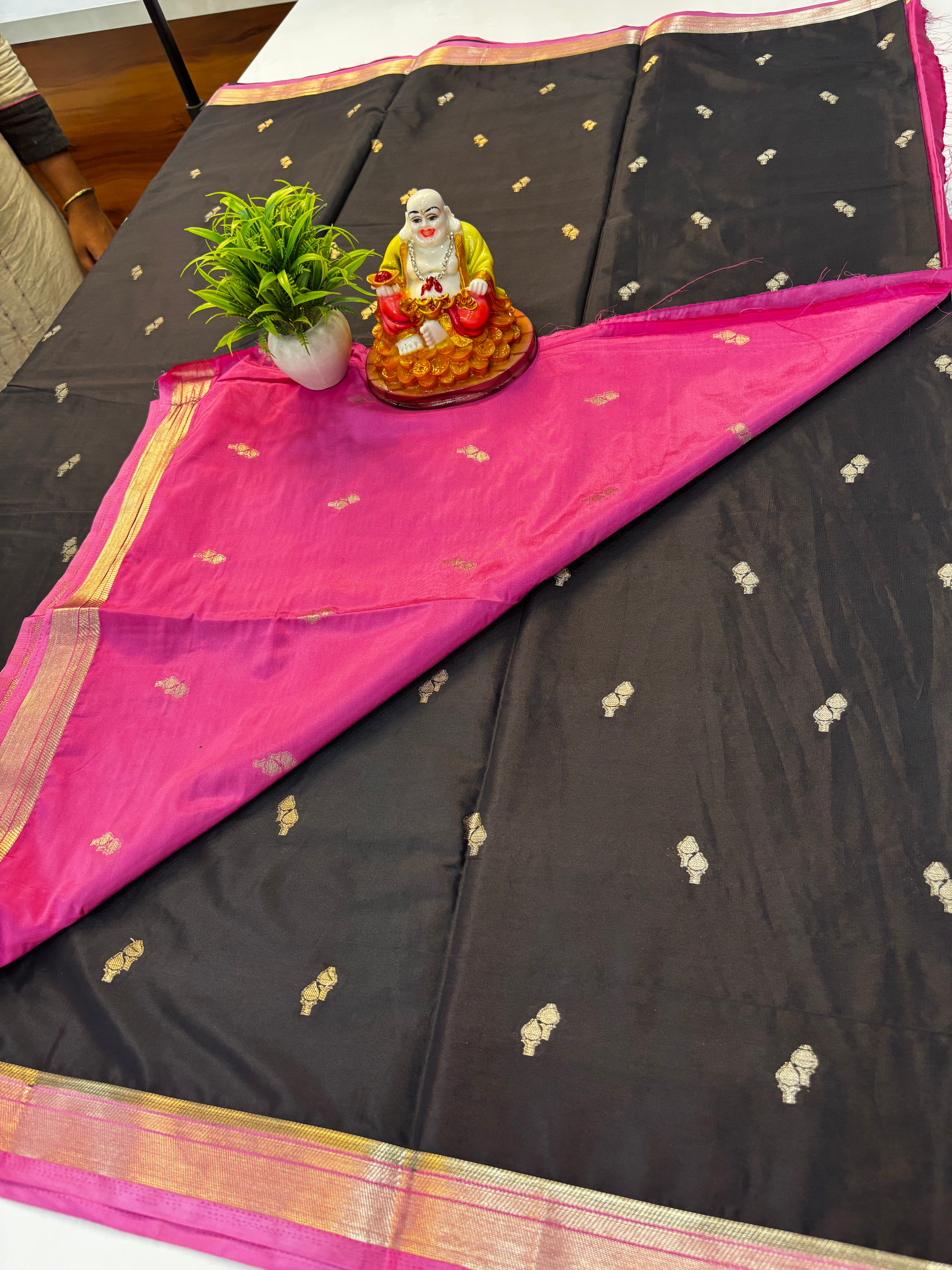 Mysore Crepe Silk Saree with Buttas – Padmavathi Silks and Sarees