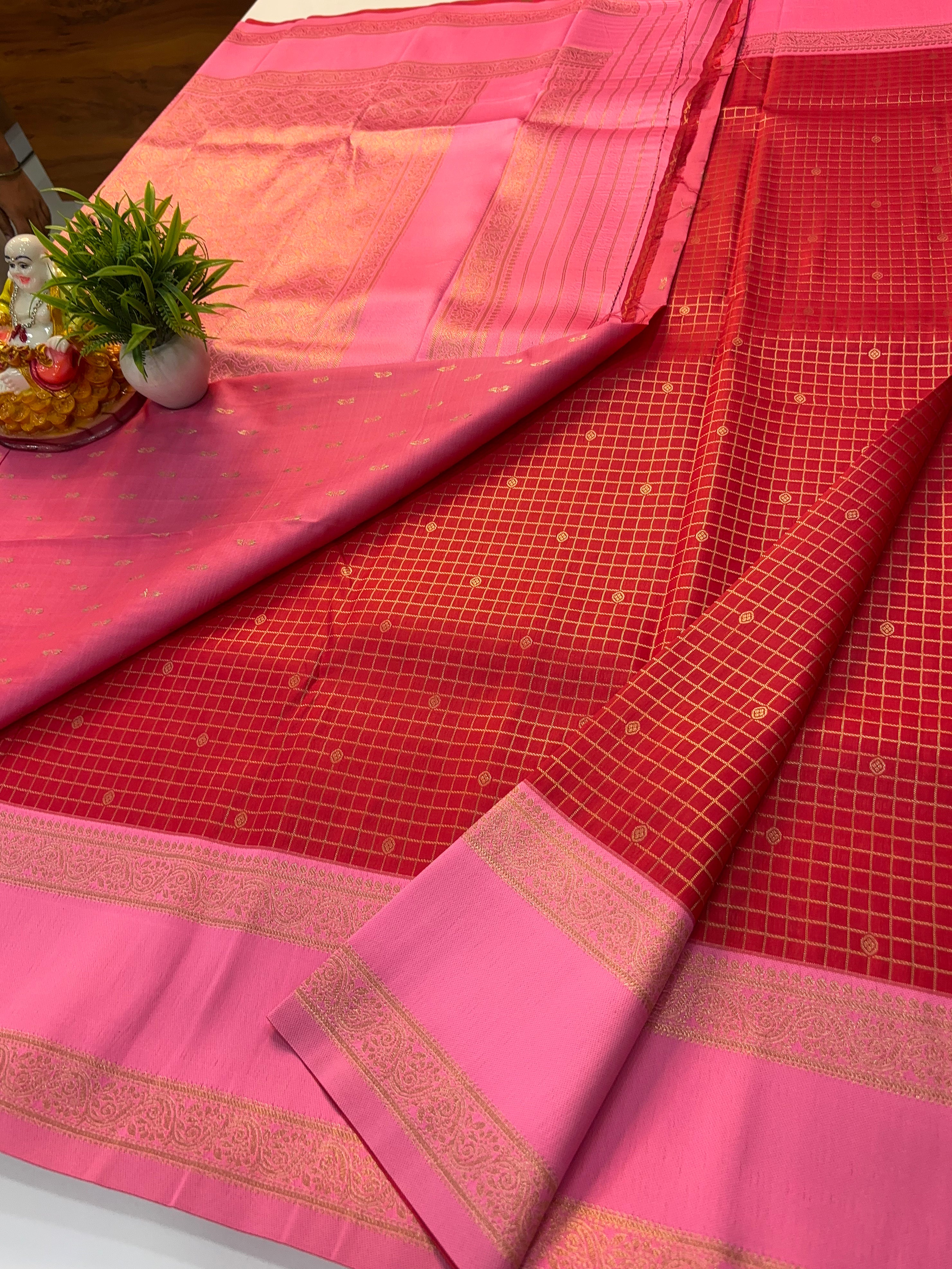 Semi Silk Saree with Checks Pattern & Rich Pallu